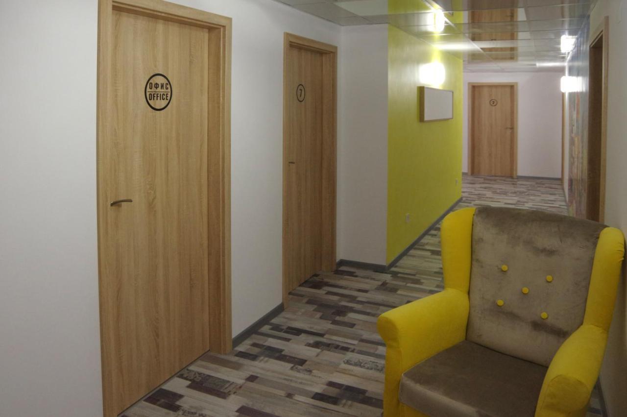 Стаи За Гости "Централ" Фамилни Стаи & Апартаменти Gabrovo Exteriör bild