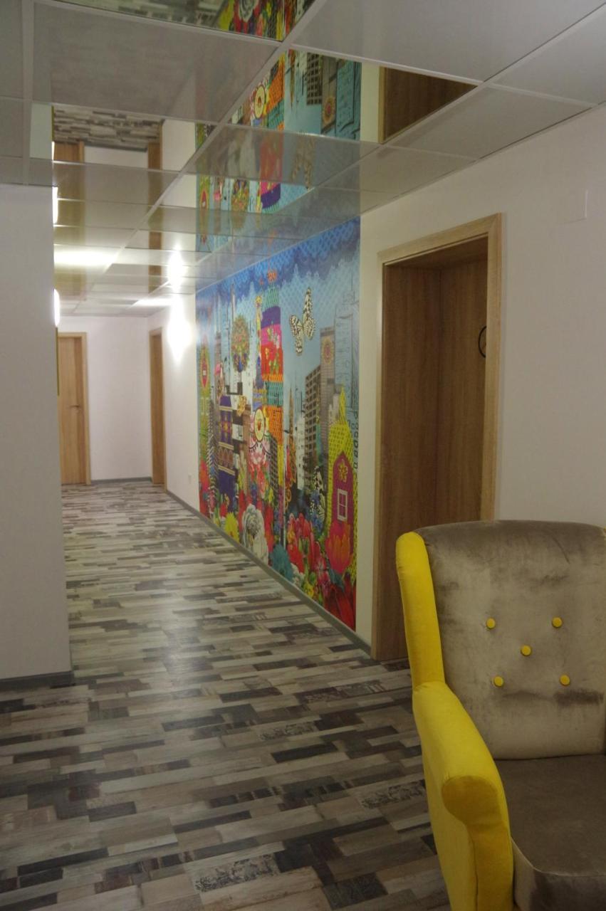 Стаи За Гости "Централ" Фамилни Стаи & Апартаменти Gabrovo Exteriör bild