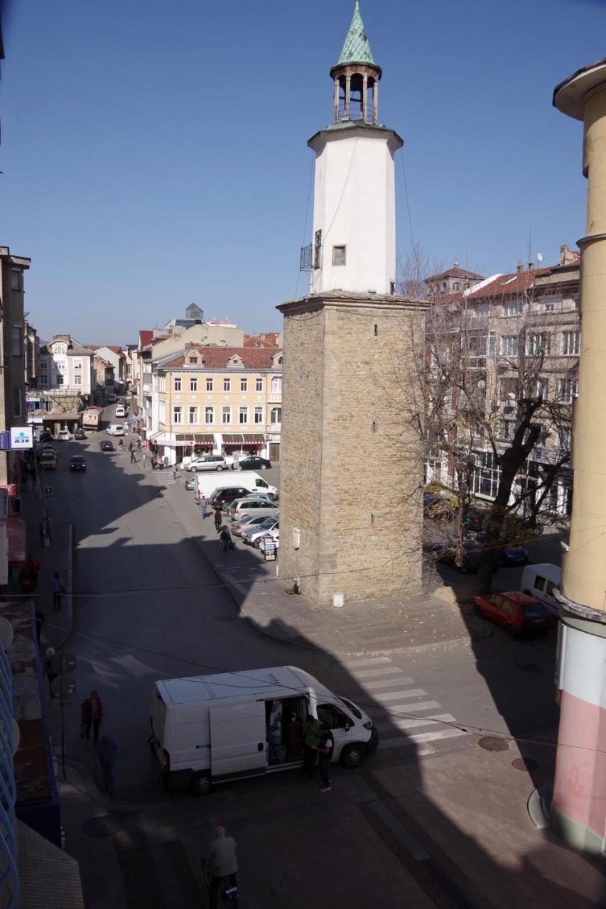 Стаи За Гости "Централ" Фамилни Стаи & Апартаменти Gabrovo Exteriör bild